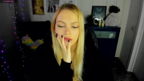 Snapshot of katherineepierce chatting on October 20, 5:57 pm Katherine online show from October 20, 5:57 pm