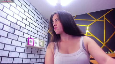 Snapshot of kathina_giraldo chatting on December 6, 4:38 pm Paola online show from December 6, 4:38 pm