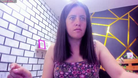 Snapshot of kathina_giraldo chatting on December 30, 12:52 pm Paola online show from December 30, 12:52 pm