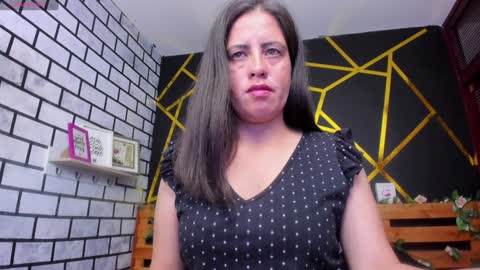 Snapshot of kathina_giraldo chatting on January 10, 1:20 pm Paola online show from January 10, 1:20 pm