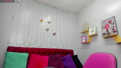 Snapshot of kathina_giraldo chatting on January 28, 12:54 pm Paola online show from January 28, 12:54 pm