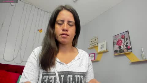 Snapshot of kathina_giraldo chatting on January 30, 1:21 pm Paola online show from January 30, 1:21 pm