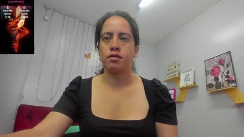 Snapshot of kathina_giraldo chatting on February 5, 12:27 pm Paola online show from February 5, 12:27 pm