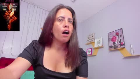 Snapshot of kathina_giraldo chatting on February 5, 6:37 pm Paola online show from February 5, 6:37 pm