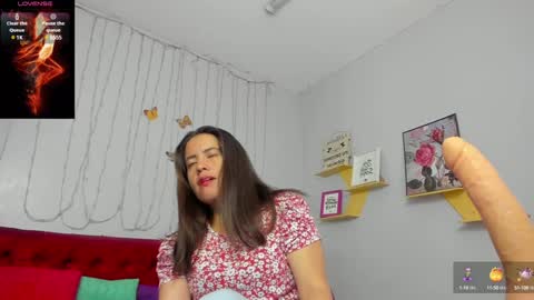 Snapshot of kathina_giraldo chatting on February 6, 12:48 pm Paola online show from February 6, 12:48 pm