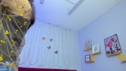 Snapshot of kathina_giraldo chatting on February 14, 1:51 pm Paola online show from February 14, 1:51 pm