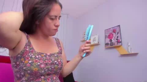 Snapshot of kathina_giraldo chatting on February 20, 6:46 pm Paola online show from February 20, 6:46 pm