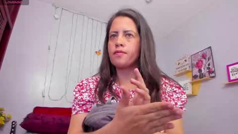 Snapshot of kathina_giraldo chatting on March 8, 7:31 pm Paola online show from March 8, 7:31 pm
