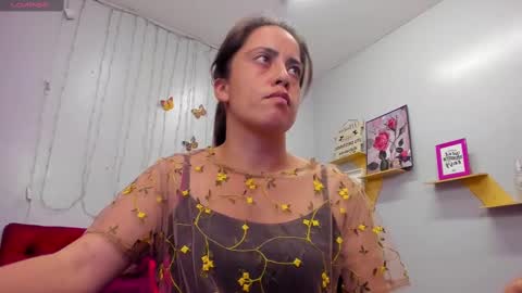 Snapshot of kathina_giraldo chatting on March 11, 6:41 pm Paola online show from March 11, 6:41 pm