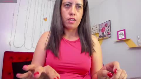 Snapshot of kathina_giraldo chatting on March 12, 6:44 pm Paola online show from March 12, 6:44 pm