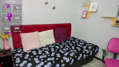 Snapshot of kathina_giraldo chatting on October 8, 1:20 pm Paola online show from October 8, 1:20 pm