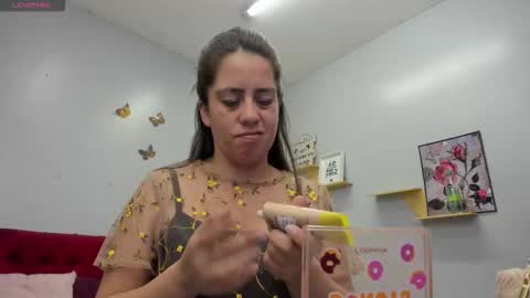 Snapshot of kathina_giraldo chatting on October 15, 12:49 pm Paola online show from October 15, 12:49 pm