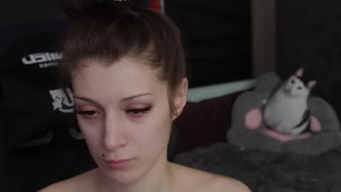 Snapshot of kathleen_frost chatting on December 8, 9:02 am kathleen_frost online show from December 8, 9:02 am