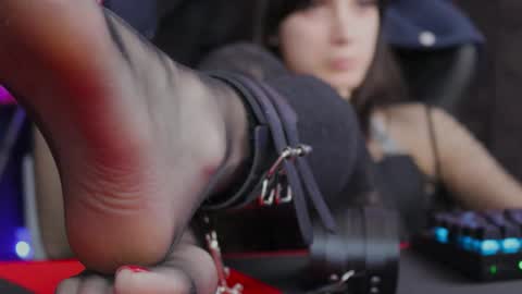 Snapshot of kathleen_frost chatting on December 13, 10:30 am kathleen_frost online show from December 13, 10:30 am