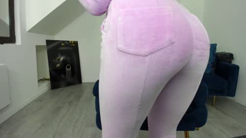Snapshot of kathy_baby chatting on September 27, 3:33 am online show from September 27, 3:33 am