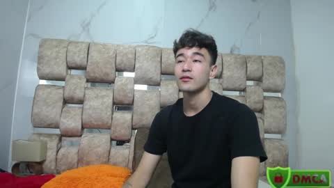 Kaht y Aiden online show from May 19, 1:50 pm