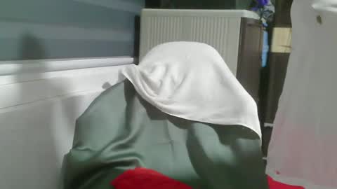 Snapshot of kathyfantasylover chatting on April 2, 10:35 am kathy online show from April 2, 10:35 am