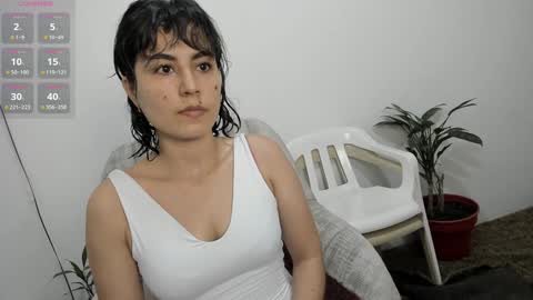 Snapshot of katia_12_ chatting on December 17, 11:16 pm katia_12_ online show from December 17, 11:16 pm