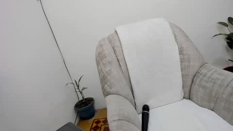 Snapshot of katia_12_ chatting on December 30, 2:20 am katia_12_ online show from December 30, 2:20 am