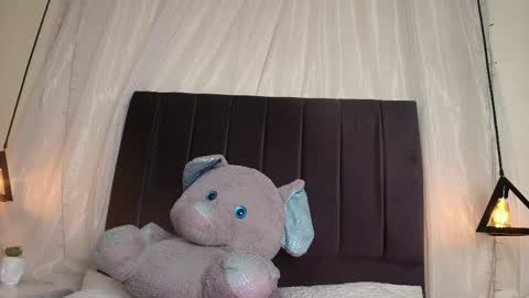 Snapshot of katia_gh chatting on April 2, 3:26 am Katia online show from April 2, 3:26 am