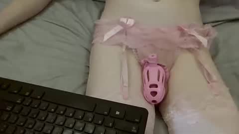 Snapshot of katie150686 chatting on April 7, 1:17 am Katie online show from April 7, 1:17 am