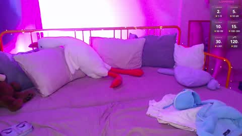 Snapshot of katie_deville chatting on March 4, 1:23 am Katie Deville online show from March 4, 1:23 am