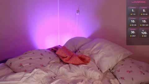 Snapshot of katie_deville chatting on September 29, 1:11 am Katie Deville online show from September 29, 1:11 am