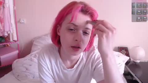 Snapshot of katie_deville chatting on July 17, 4:45 pm Katie Deville online show from July 17, 4:45 pm