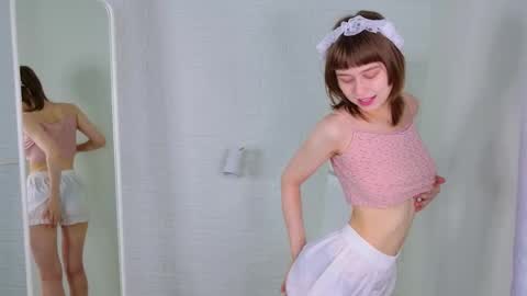 Snapshot of katie_ktk chatting on September 16, 1:34 pm Katie online show from September 16, 1:34 pm