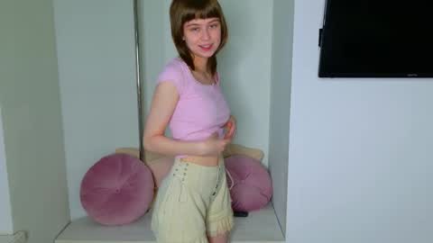 Snapshot of katie_ktk chatting on September 20, 1:45 pm Katie online show from September 20, 1:45 pm