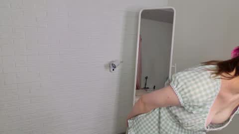 Snapshot of katie_ktk chatting on September 27, 1:49 pm Katie online show from September 27, 1:49 pm