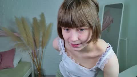 Snapshot of katie_ktk chatting on October 21, 2:07 pm Katie online show from October 21, 2:07 pm