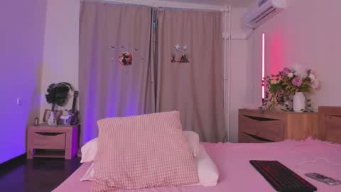 Kate online show from March 6, 3:08 pm