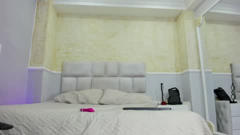 Katie online show from December 8, 6:01 am