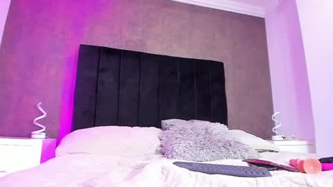 Katie online show from December 20, 7:44 am