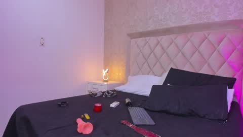 Katie online show from December 22, 9:00 am