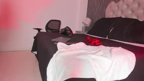 Katie online show from December 29, 8:33 am