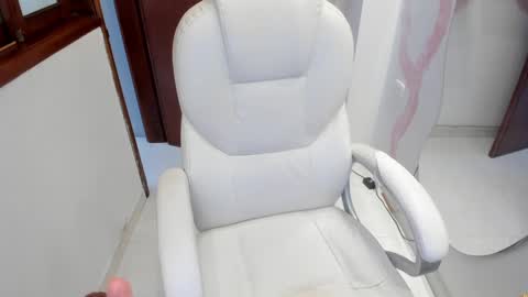 Katie online show from January 5, 5:30 pm