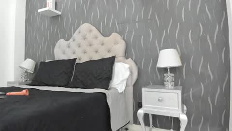 Katie online show from January 8, 1:53 am