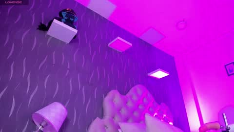 Katie online show from March 8, 9:39 am