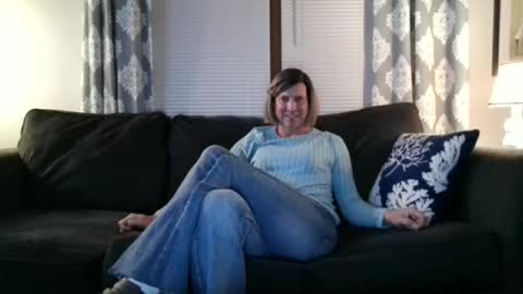 Snapshot of katieutopia chatting on January 14, 3:12 am katieutopia online show from January 14, 3:12 am