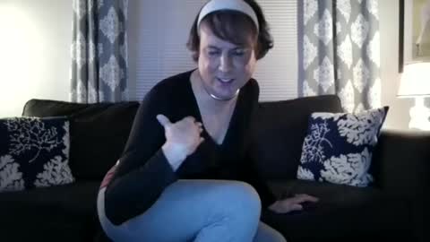 Snapshot of katieutopia chatting on February 10, 4:27 am katieutopia online show from February 10, 4:27 am