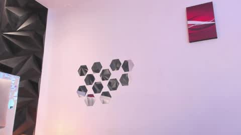 KATE  online show from April 16, 6:52 pm