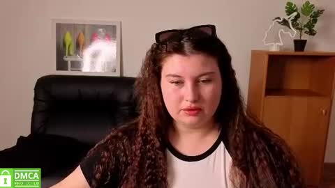 Snapshot of katina_deeplou4 chatting on July 22, 5:27 pm Katina online show from July 22, 5:27 pm