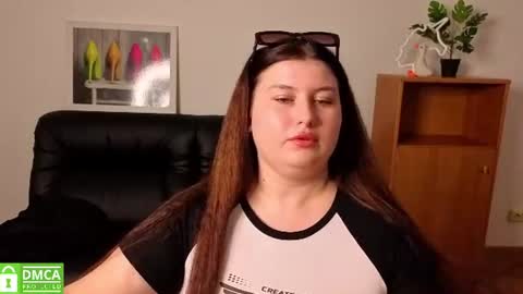 Snapshot of katina_deeplou4 chatting on July 28, 6:20 pm Katina online show from July 28, 6:20 pm