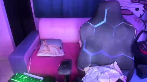 Snapshot of katiuska_doll_squirt chatting on May 31, 6:09 pm katiuska_doll_squirt online show from May 31, 6:09 pm