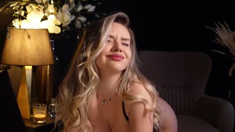 Snapshot of katjolie chatting on January 17, 9:28 pm KatJolie online show from January 17, 9:28 pm