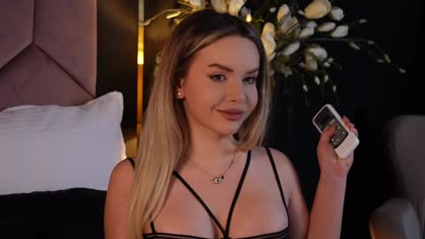 Snapshot of katjolie chatting on January 23, 9:07 pm KatJolie online show from January 23, 9:07 pm