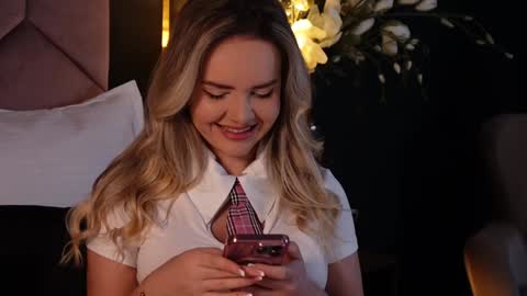 Snapshot of katjolie chatting on January 28, 8:47 pm KatJolie online show from January 28, 8:47 pm