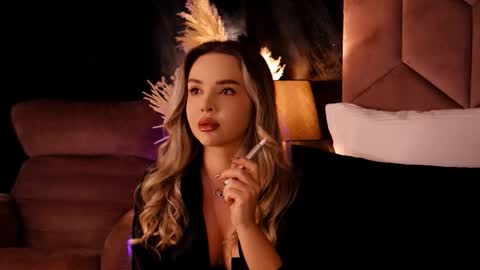 Snapshot of katjolie chatting on October 4, 7:12 pm KatJolie online show from October 4, 7:12 pm